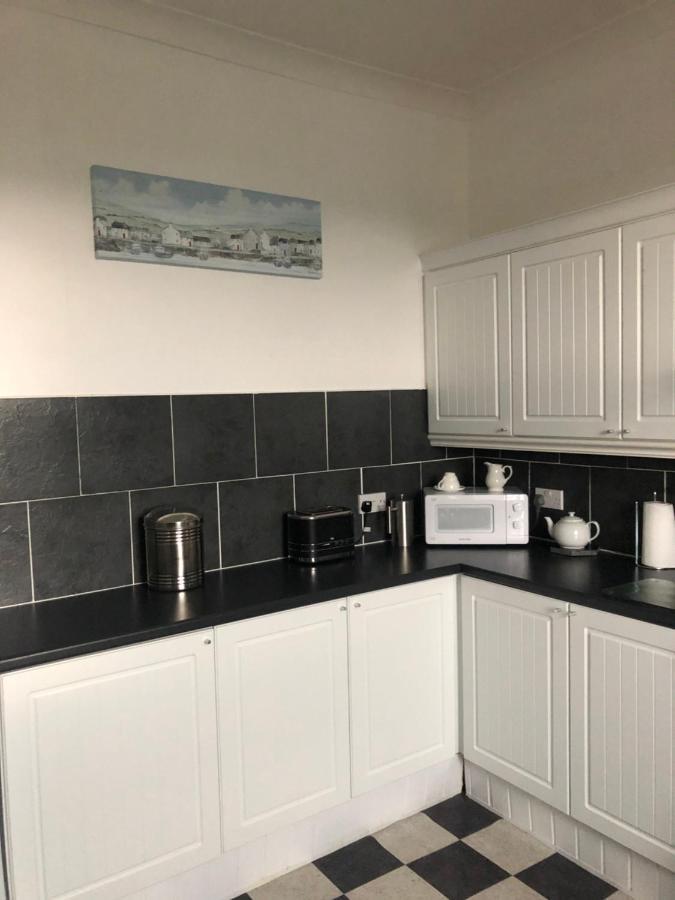 Captivating 2-Bed Apartment In Isle Of Bute Rothesay Buitenkant foto