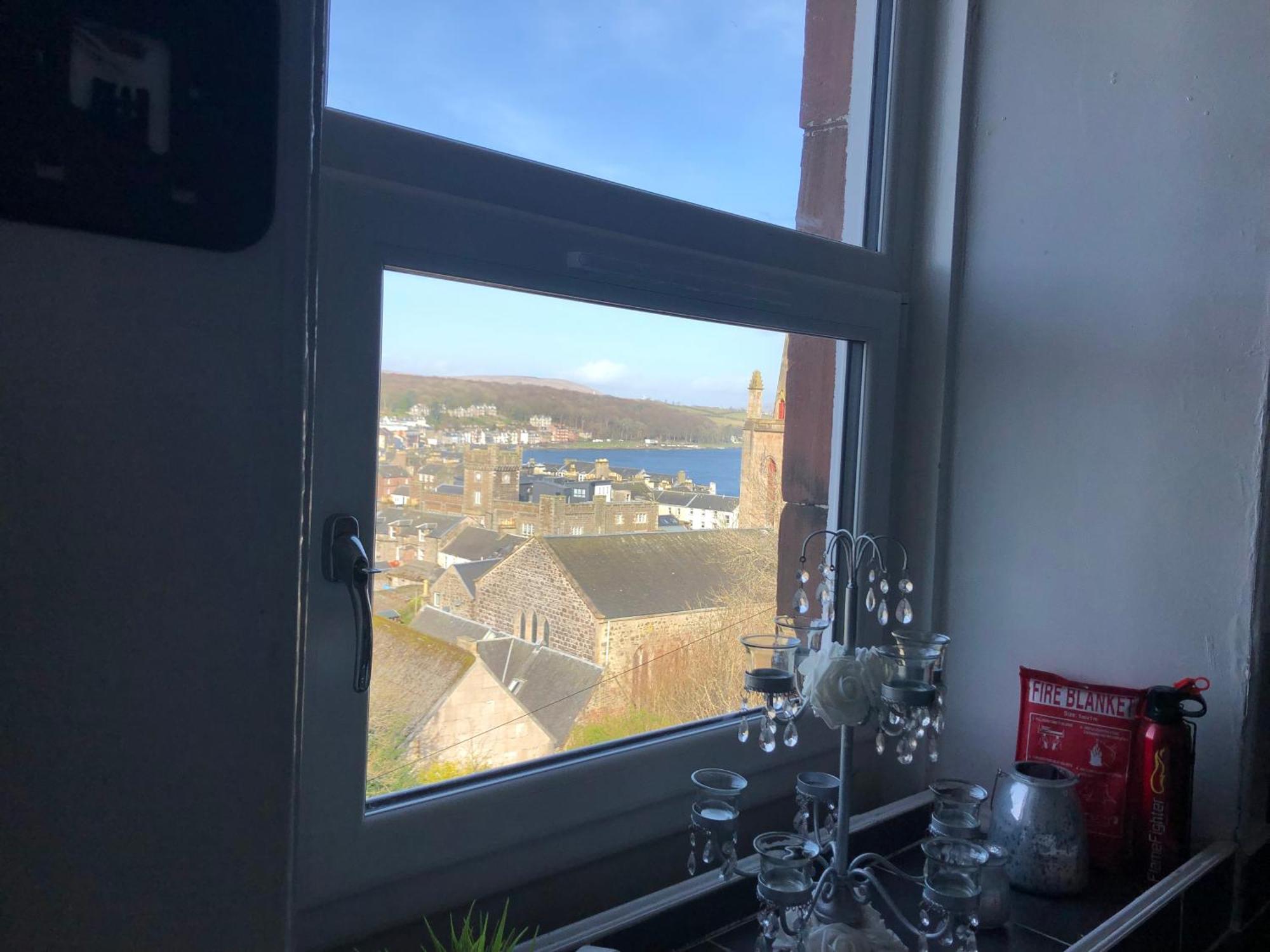 Captivating 2-Bed Apartment In Isle Of Bute Rothesay Buitenkant foto